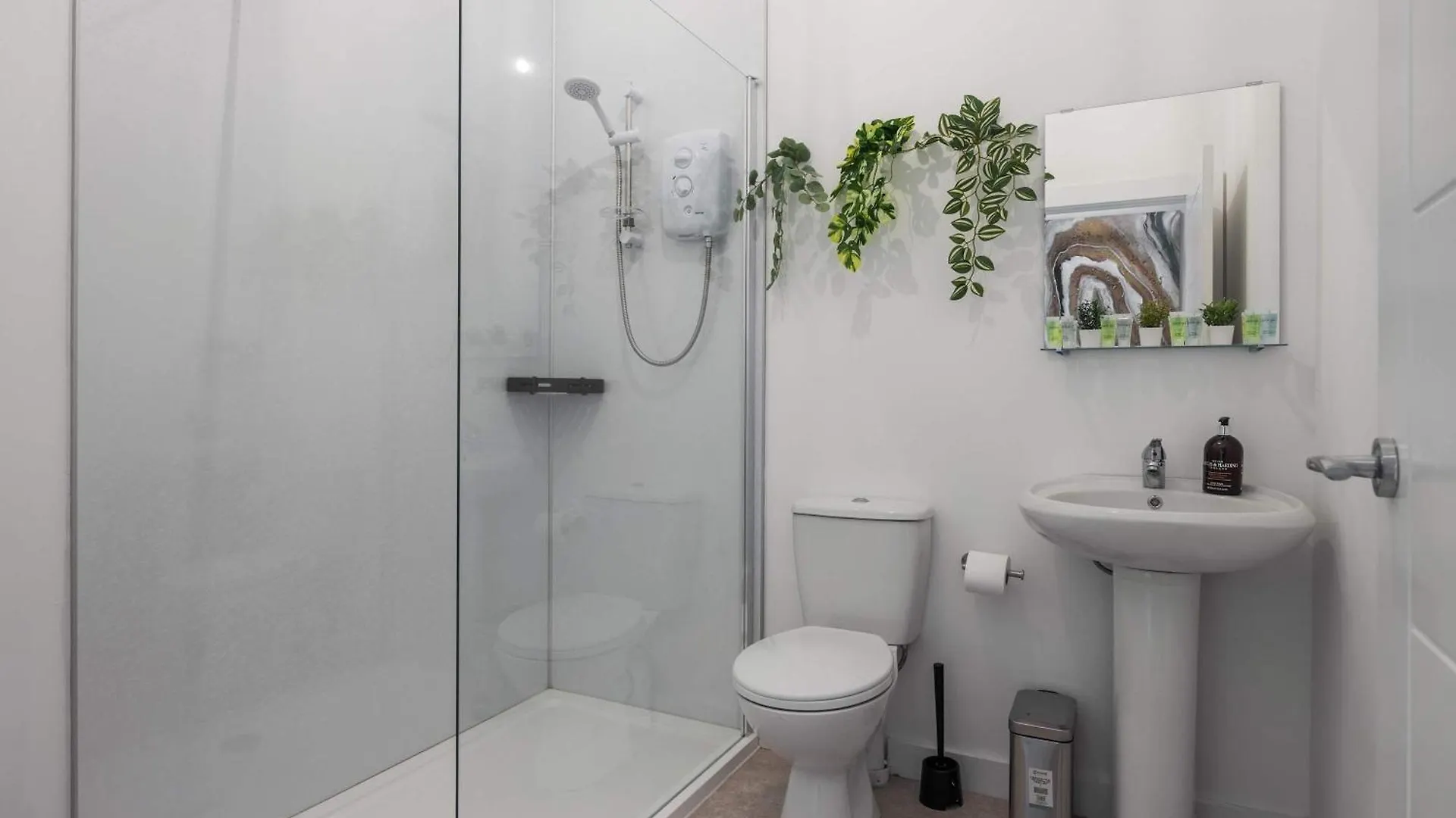 Luxury 2 Bedroom Penthouse In East Village Belfast - Walk To City Centre, Roof Terrace